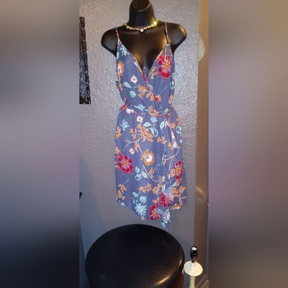 Beautiful blue floral wrap dress XL - Picture 3 of 6